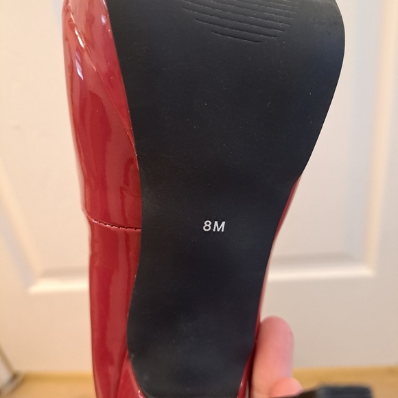 Guess Cherry Red Patent Leather Sexy Feminine Romantic High Heel Stilettos Sz 8M - Picture 6 of 8
